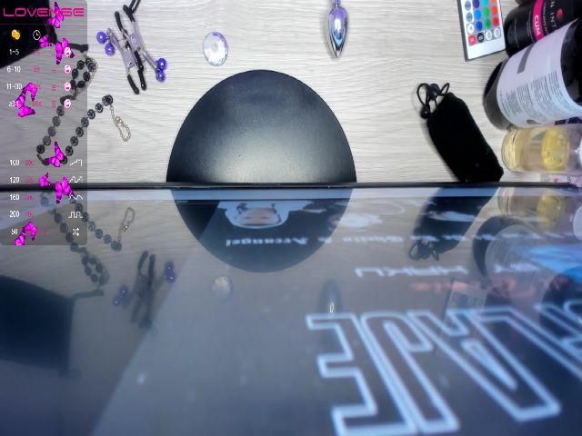 Live sex webcam photo for Lys_with #273113796