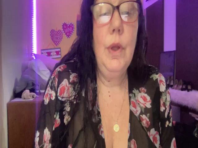 Live sex webcam photo for MILFScarlet #272965162