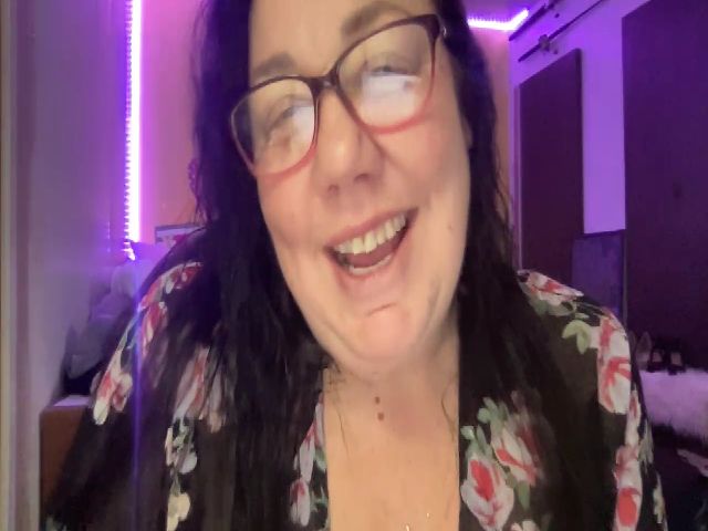 Live sex webcam photo for MILFScarlet #272965530