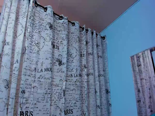 Live sex webcam photo for MILF_KARYNA #271921590