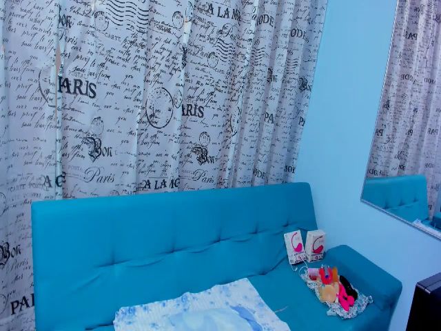 Live sex webcam photo for MILF_KARYNA #271928180