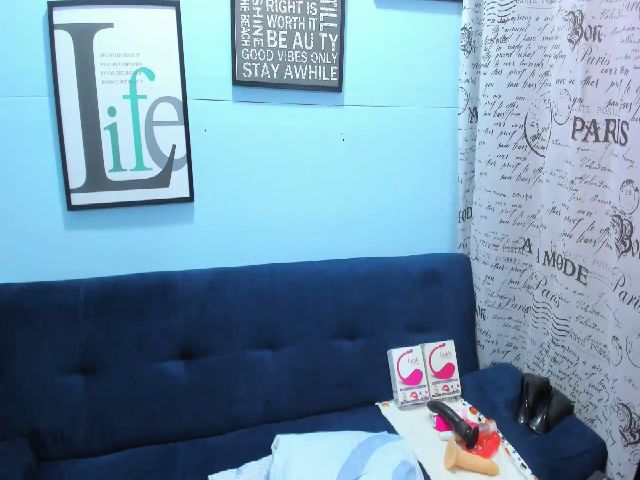 Live sex webcam photo for MILF_KARYNA #272962584