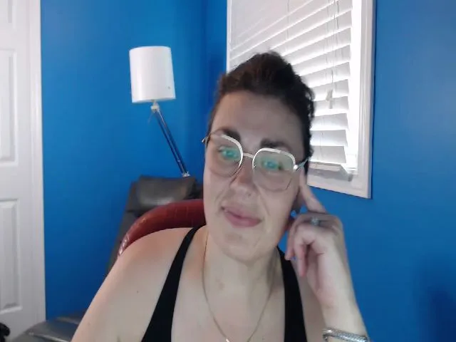 Live sex webcam photo for MILF_Kori #273744845