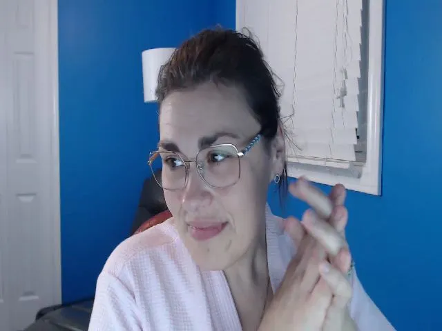 Live sex webcam photo for MILF_Kori #273770675