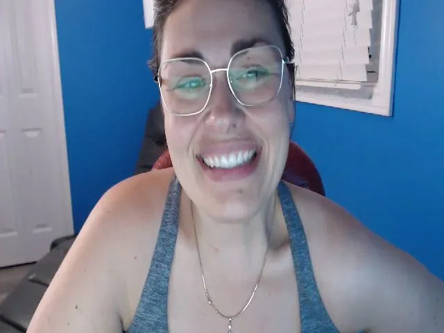 Live sex webcam photo for MILF_Kori #273781644