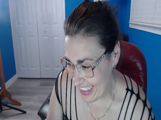 Live sex webcam photo for MILF_Kori #273781937