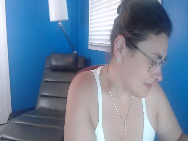 Live sex webcam photo for MILF_Kori #273851011