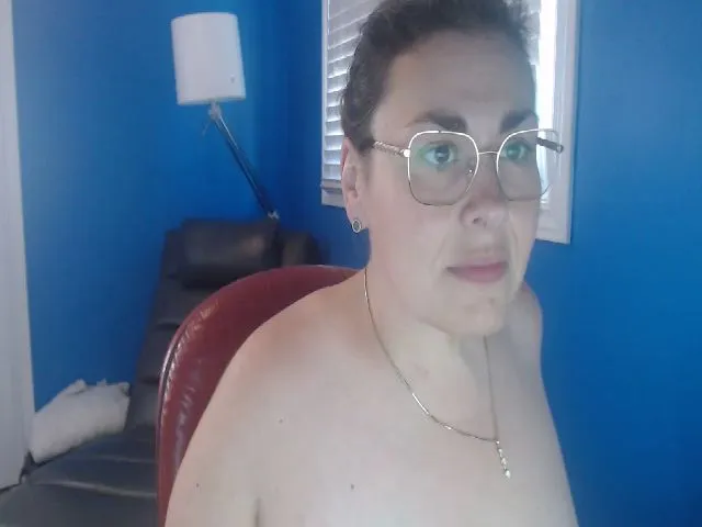 Live sex webcam photo for MILF_Kori #273862498