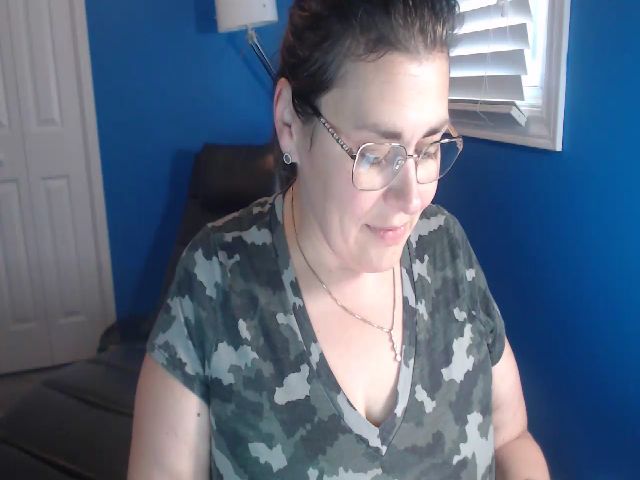 Live sex webcam photo for MILF_Kori #274119733