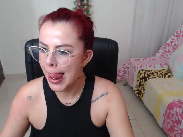 Live sex webcam photo for MILF_karol #272336030