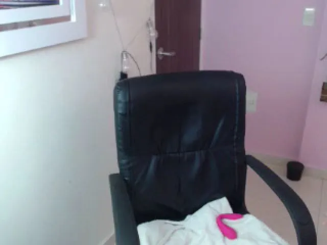 Live sex webcam photo for MILF_karol #273101947