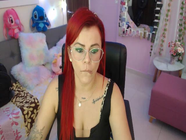 Live sex webcam photo for MILF_karol #273646760