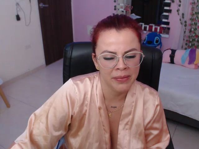 Live sex webcam photo for MILF_karol #273694921