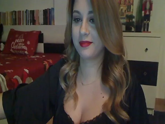 Live sex webcam photo for MISS__S #271754317