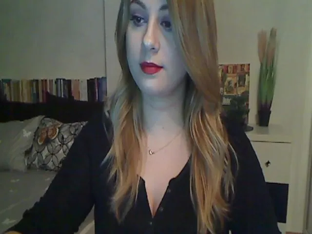 Live sex webcam photo for MISS__S #271959487