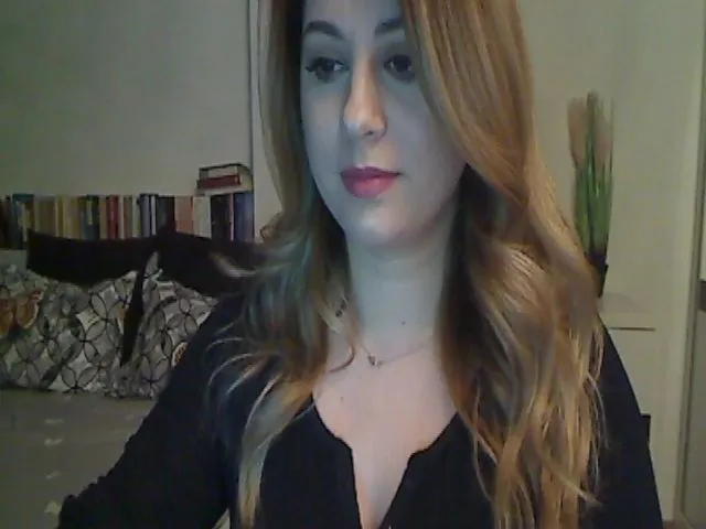 Live sex webcam photo for MISS__S #272558105