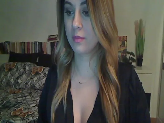 Live sex webcam photo for MISS__S #272890487