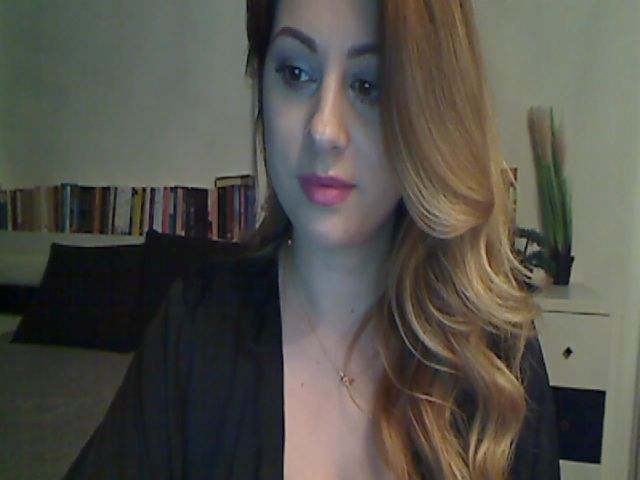 Live sex webcam photo for MISS__S #273539035