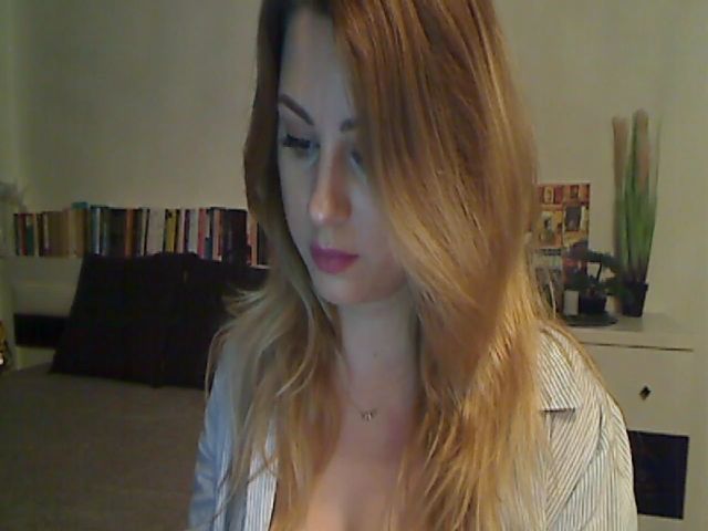 Live sex webcam photo for MISS__S #273636747