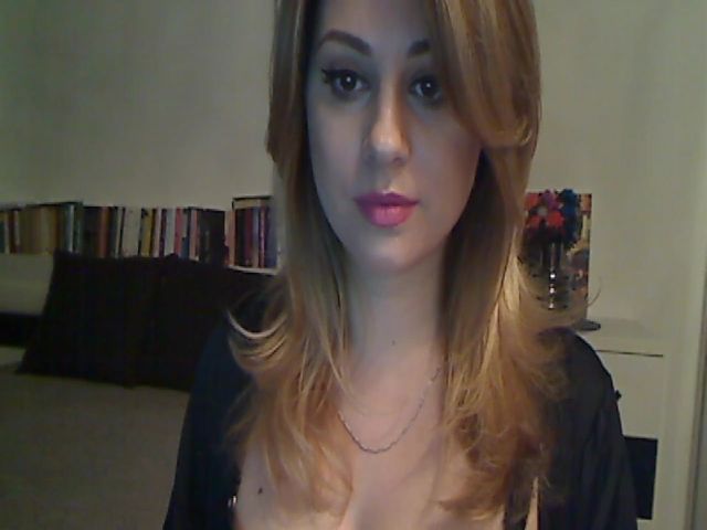 Live sex webcam photo for MISS__S #273995705