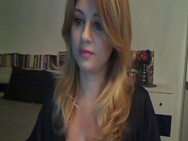 Live sex webcam photo for MISS__S #274292367