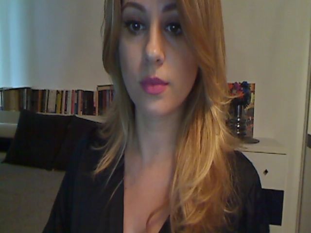 Live sex webcam photo for MISS__S #274292451