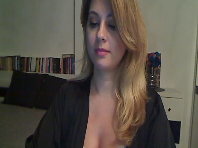 Live sex webcam photo for MISS__S #274368870