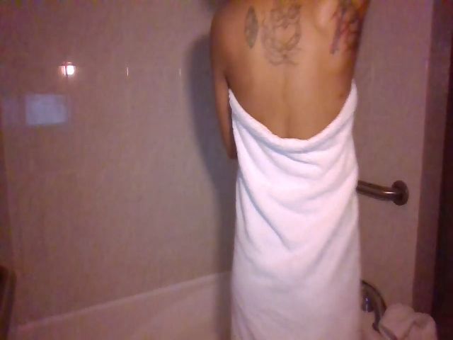 Live sex webcam photo for MJs_World #272190751