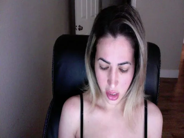 Live sex webcam photo for MONA_LUNA #273828887