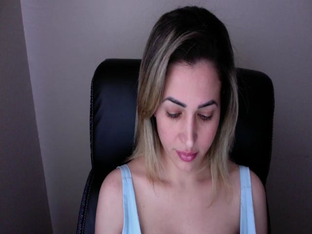 Live sex webcam photo for MONA_LUNA #273925051