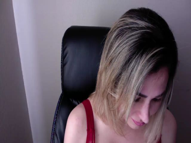 Live sex webcam photo for MONA_LUNA #273943785