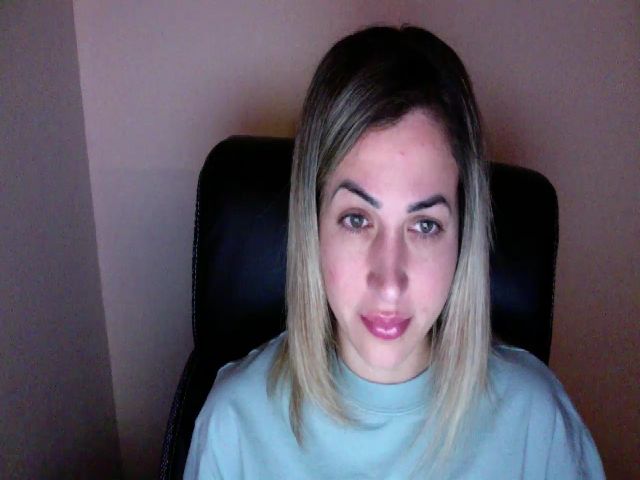 Live sex webcam photo for MONA_LUNA #274154528