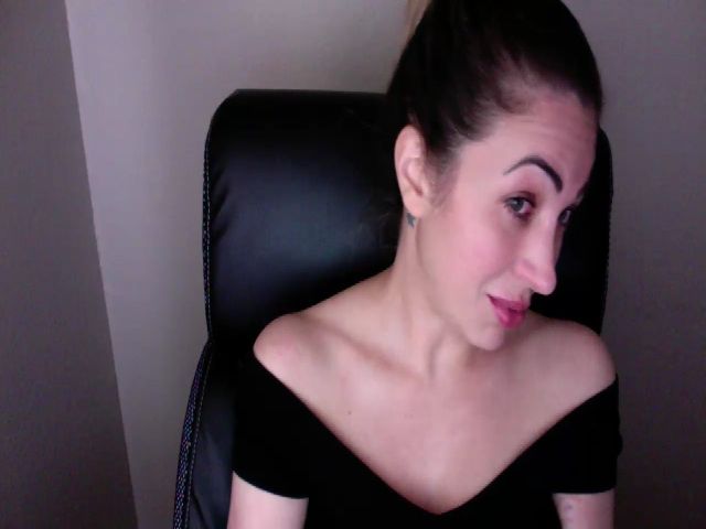 Live sex webcam photo for MONA_LUNA #274182722