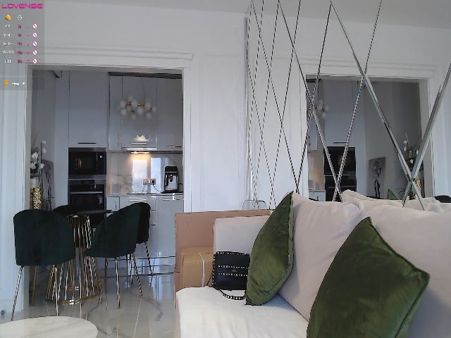 Live sex webcam photo for M_i_k_aa #273358752