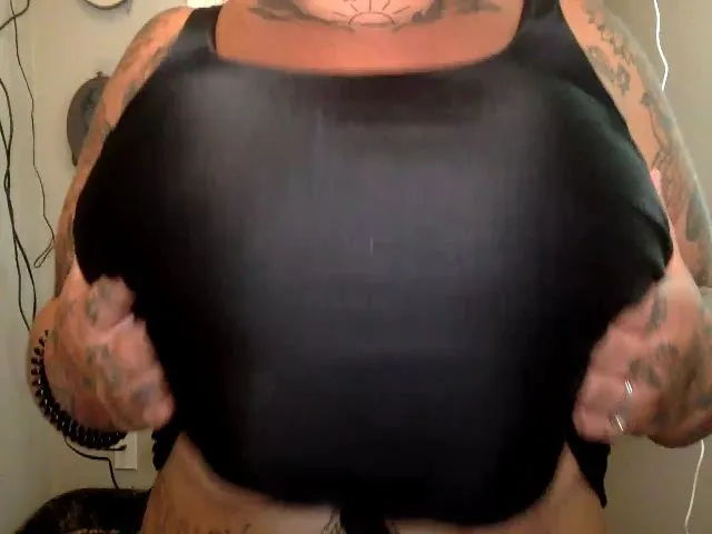 Live sex webcam photo for Maciex0 #274221715