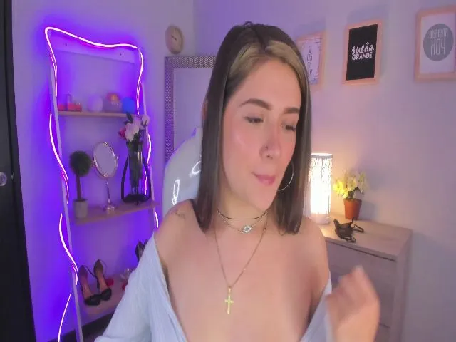 Live sex webcam photo for Macken_abbey #271896753