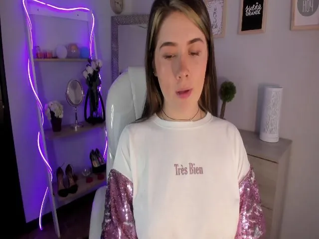 Live sex webcam photo for Macken_abbey #271994440