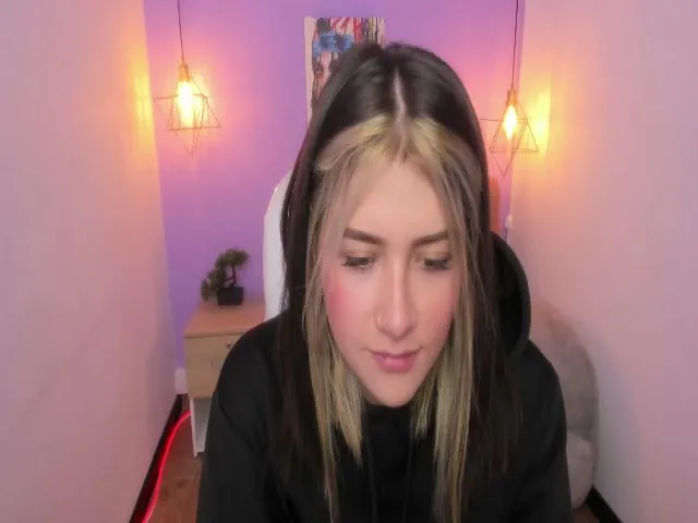 Live sex webcam photo for Macken_abbey #272743991