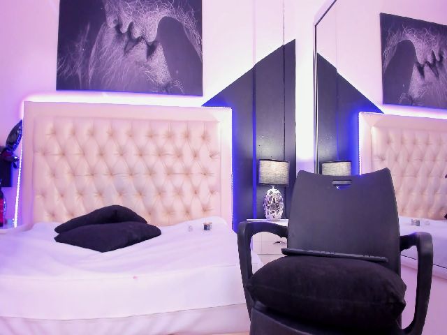 Live sex webcam photo for Mackenzie__20 #273061947