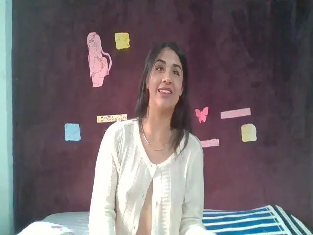 Live sex webcam photo for Madalinekroft #272666590
