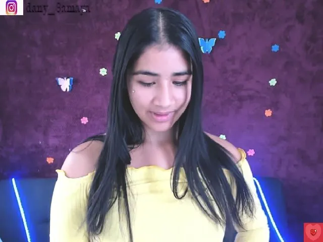 Live sex webcam photo for Madalinekroft #273765593