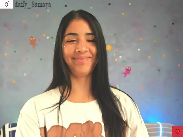 Live sex webcam photo for Madalinekroft #273911249