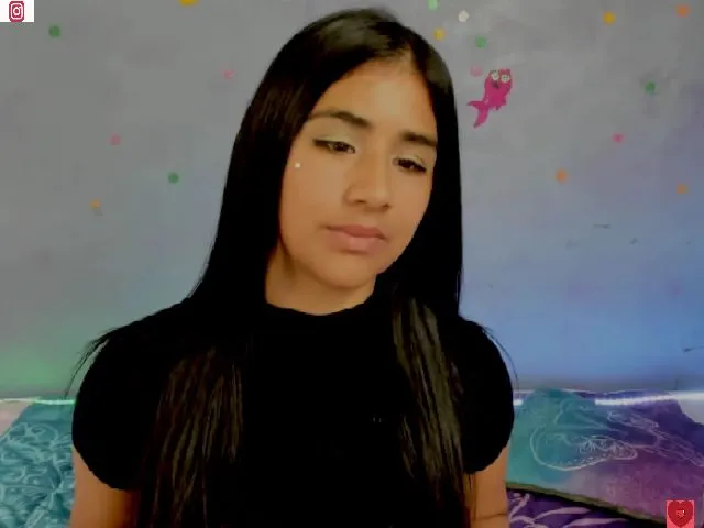 Live sex webcam photo for Madalinekroft #273932409
