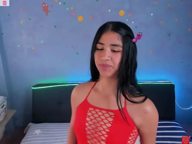 Live sex webcam photo for Madalinekroft #273960638