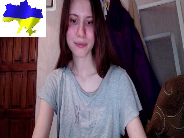 Live sex webcam photo for Maddie_May #273041830