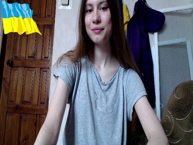 Live sex webcam photo for Maddie_May #273090623