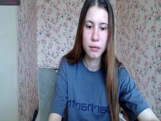 Live sex webcam photo for Maddie_May #273501558