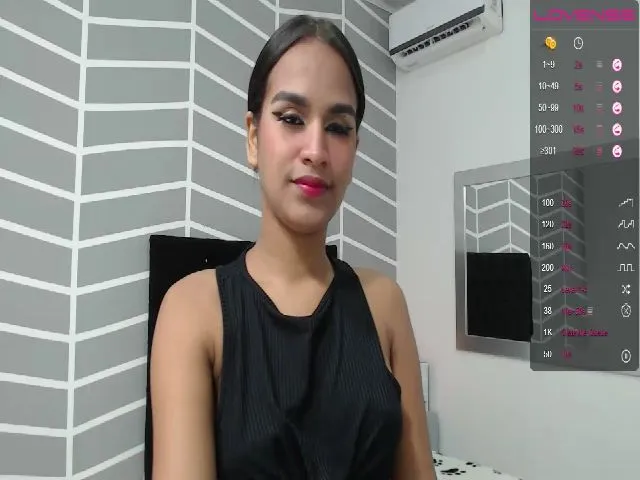 Live sex webcam photo for MaddySilver #274259173