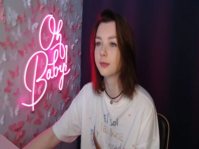 Live sex webcam photo for MadiLainee #273253115