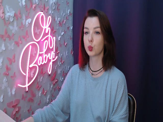 Live sex webcam photo for MadiLainee #273270351